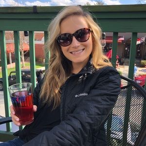 Meet your Posher, Caroline